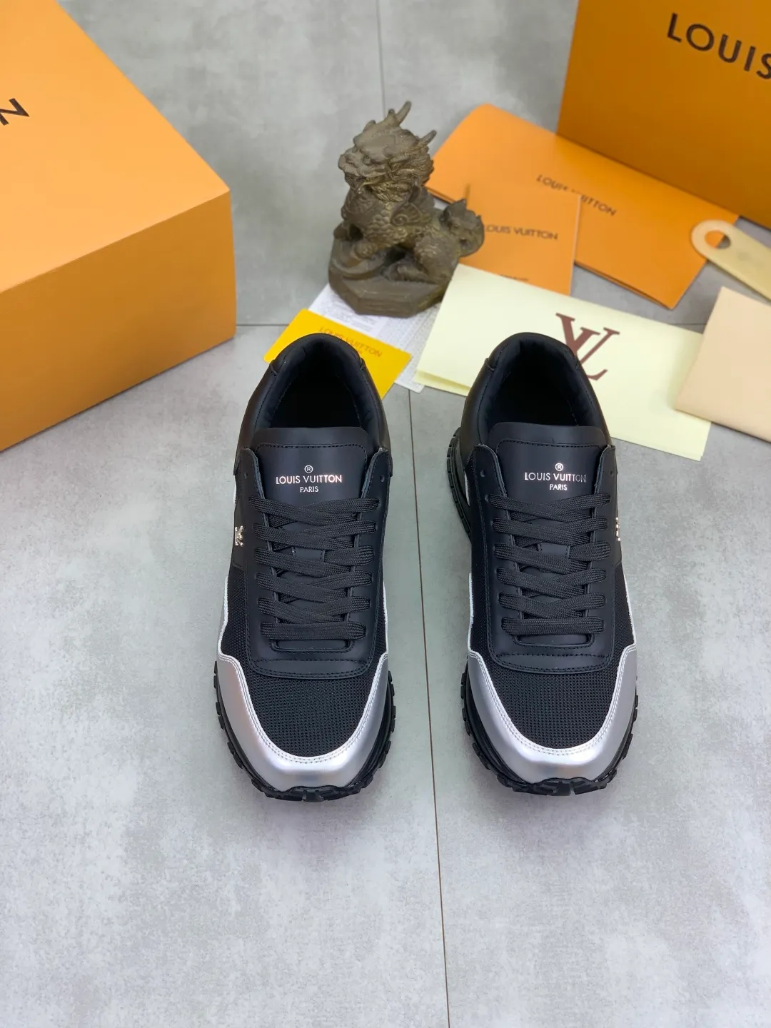 Men's men's shoes 💰P680 new style 💶[LOUIS VUITTON] (original order) new style 🍀LV Louis Vuitton * - top version of LV classic trendy shoes! Made of imported original cowhide and water-dyed cowhide lining. The latest original wear-resistant rubber combination outsole! High quality products! Multiple colors available, code number: 38-44 (45 46 customized)